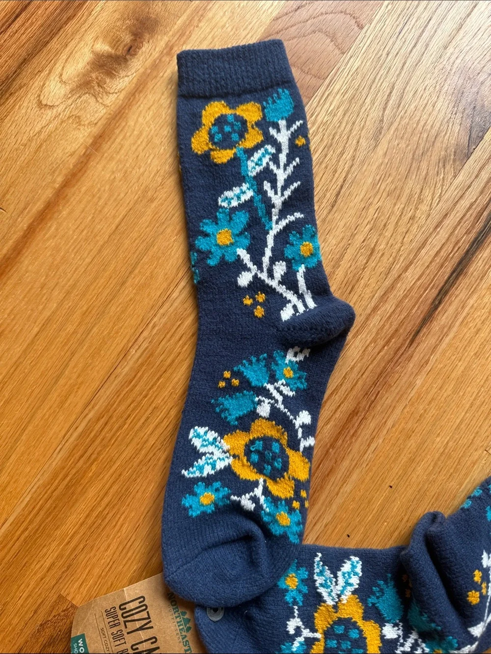 Northeast Cozy Cabin super soft boot sock Women's Navy Floral Boot Socks NWT
